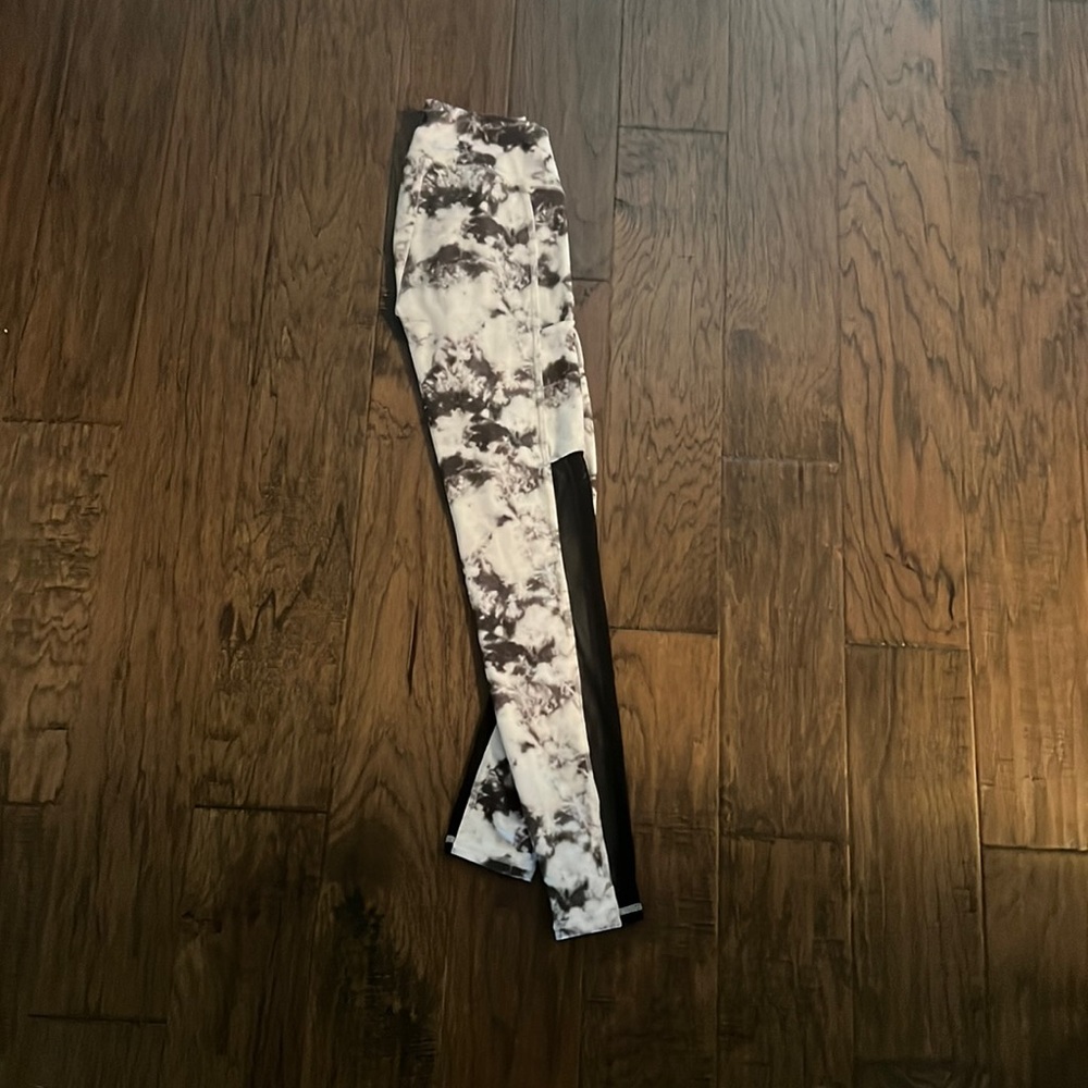 Hollister black and white leggings